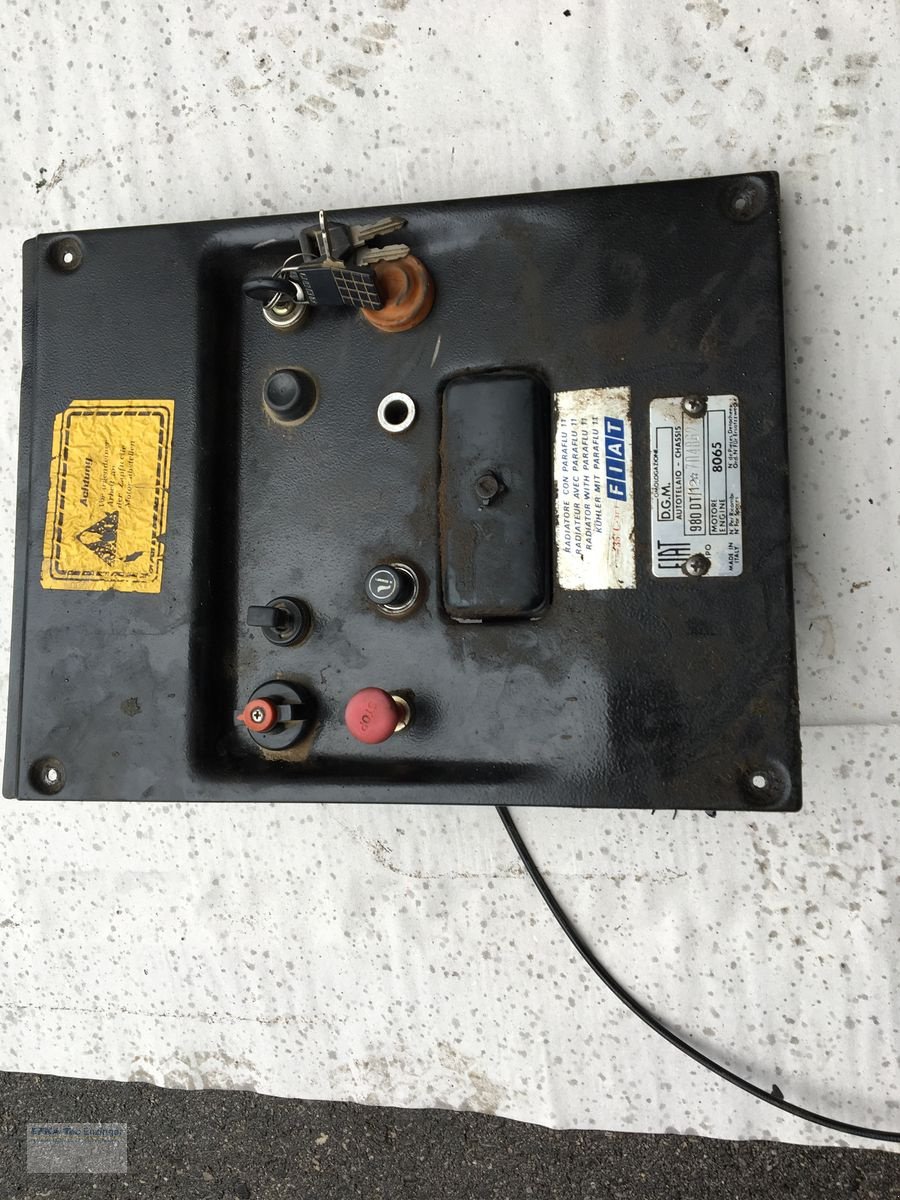 Sonstige Traktorteile des Typs Fiat Bedienpult Fiat 980, Gebrauchtmaschine in Ainring (Bild 1)