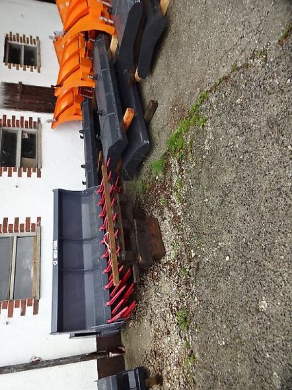 Frontladerzubehör des Typs M&H Dunggabeln 1,2 bis 2,4 Meter Euro Schnellwechselanbau, Neumaschine in Neureichenau (Bild 18)