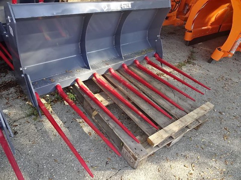 Frontladerzubehör des Typs M&H Dunggabeln 1,2 bis 2,4 Meter Euro Schnellwechselanbau, Neumaschine in Neureichenau (Bild 17)