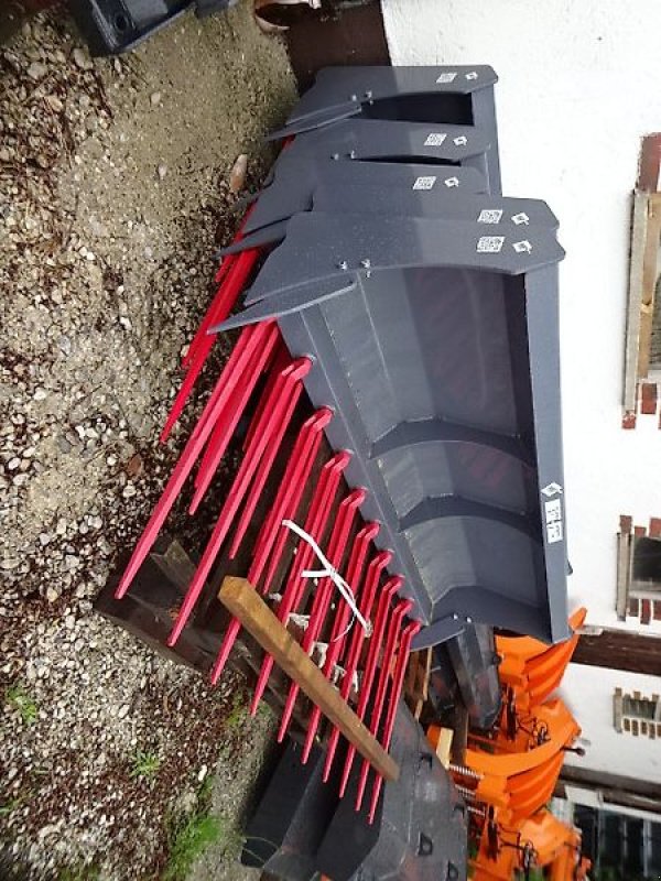 Frontladerzubehör des Typs M&H Dunggabeln 1,2 bis 2,4 Meter Euro Schnellwechselanbau, Neumaschine in Neureichenau (Bild 25)