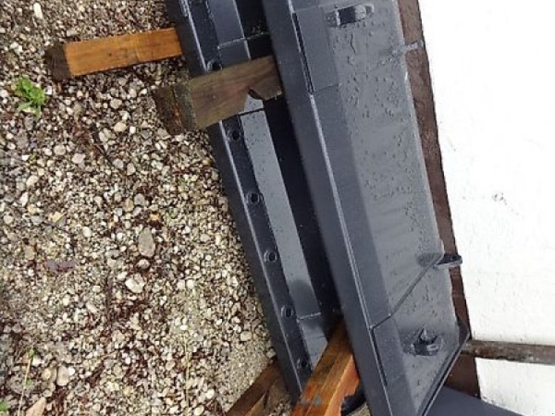 Frontladerzubehör des Typs M&H Dunggabeln 1,2 bis 2,4 Meter Euro Schnellwechselanbau, Neumaschine in Neureichenau (Bild 1)