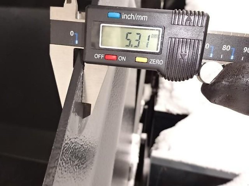 Ladeschaufel des Typs Euro Universalschaufel 1,2 Meter m Hardoxschürfleiste- Größe S, Neumaschine in Neureichenau (Bild 16)