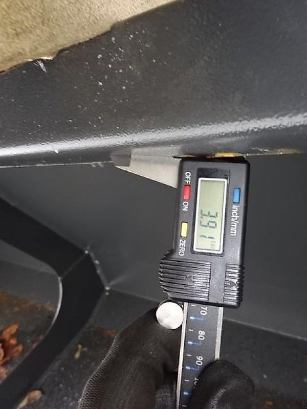 Ladeschaufel des Typs Euro Universalschaufel 1,2 Meter m Hardoxschürfleiste- Größe S, Neumaschine in Neureichenau (Bild 20)