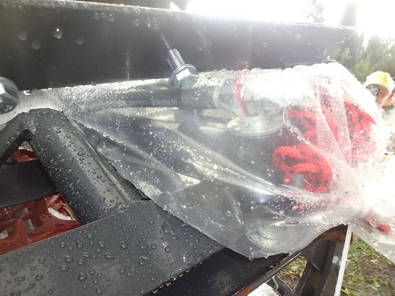 Wiesenegge des Typs M&H H - LM 4 M - Hydraulisch - Schwer- 4 Reihiges Netz, Neumaschine in Neureichenau (Bild 8)