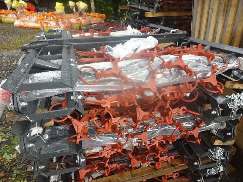 Wiesenegge des Typs M&H H - LM 4 M - Hydraulisch - Schwer- 4 Reihiges Netz, Neumaschine in Neureichenau (Bild 5)