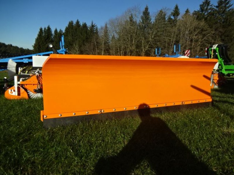 Schneepflug des Typs M&H Schneeschild 3 Meter SP -  Hydraulisch schwenkbar- mit Anfahrsicherung, Neumaschine in Neureichenau (Bild 1)