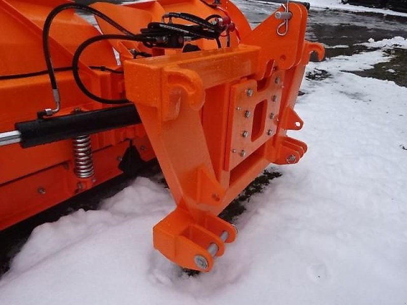 Schneepflug des Typs SVD Vario M  270 Hydraulisch 2,70 Meter -, Neumaschine in Neureichenau (Bild 19)