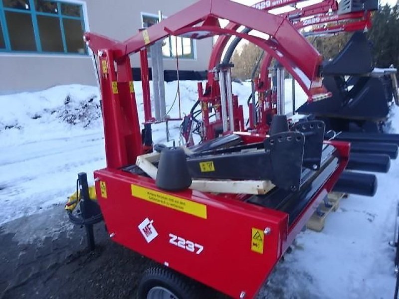 Ballenwickler des Typs Metal-Fach NEU - Z 237 -  -Ballenwickelgerät-  Selbstlader, Neumaschine in Neureichenau (Bild 2)