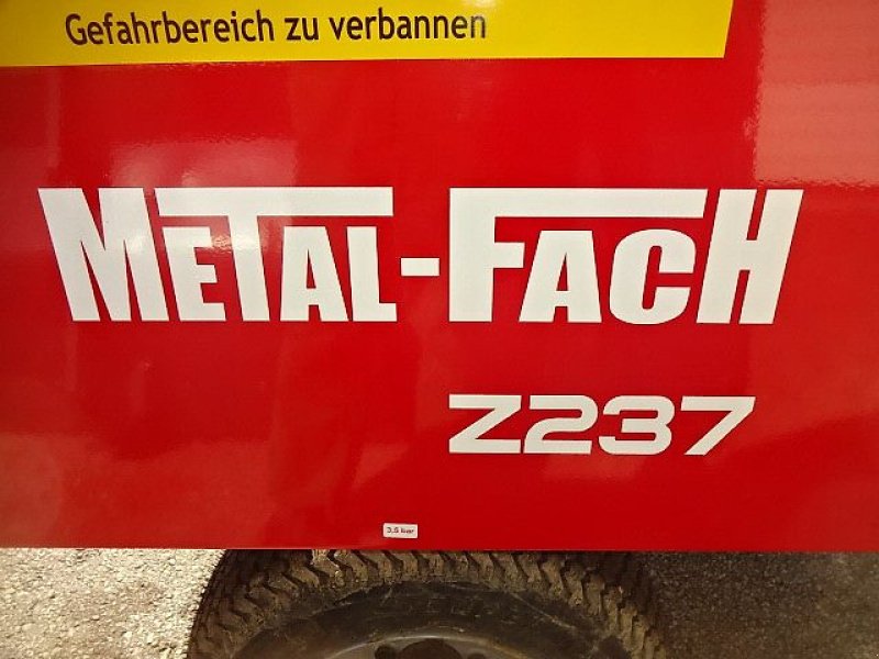 Ballenwickler des Typs Metal-Fach NEU - Z 237 -  -Ballenwickelgerät-  Selbstlader, Neumaschine in Neureichenau (Bild 5)