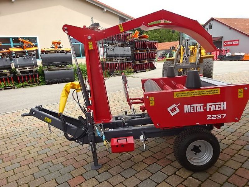 Ballenwickler des Typs Metal-Fach NEU - Z 237 -  -Ballenwickelgerät-  Selbstlader, Neumaschine in Neureichenau (Bild 11)