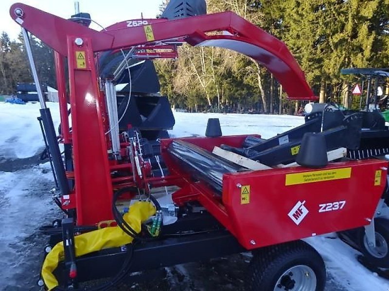 Ballenwickler des Typs Metal-Fach NEU - Z 237 -  -Ballenwickelgerät-  Selbstlader, Neumaschine in Neureichenau (Bild 4)