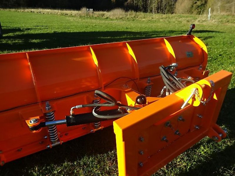 Schneepflug des Typs H-L-M SP-H 270 -H- hydraulisch schwenkkbar- auch in Größen 2,2 Meter - 2,5- Meter - 2,7 Meter- 3- Meter- 3,3, Meter, Neumaschine in Neureichenau (Bild 14)
