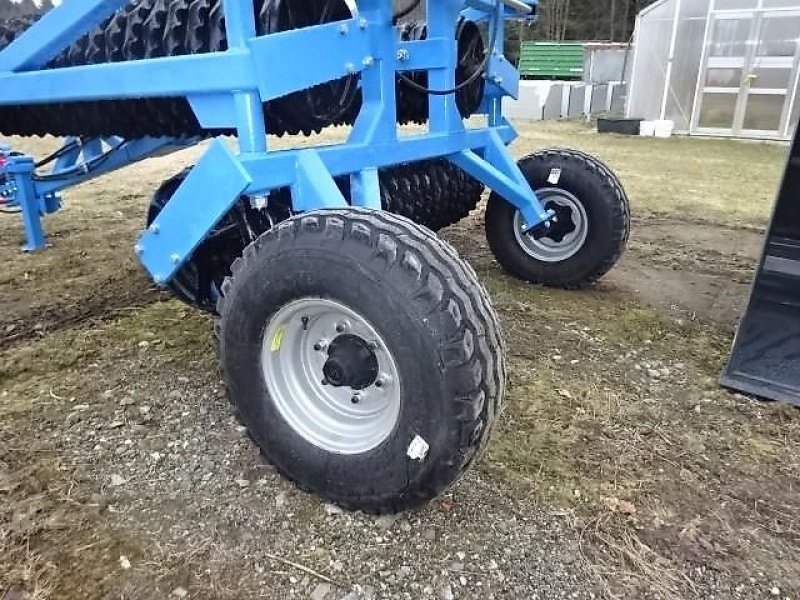 Packer & Walze des Typs M&H Cambrigewalze 6,2 Meter, Neumaschine in Neureichenau (Bild 17)