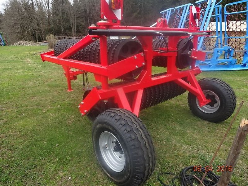 Packer & Walze des Typs M&H Cambrigewalze 6,2 Meter, Neumaschine in Neureichenau (Bild 28)