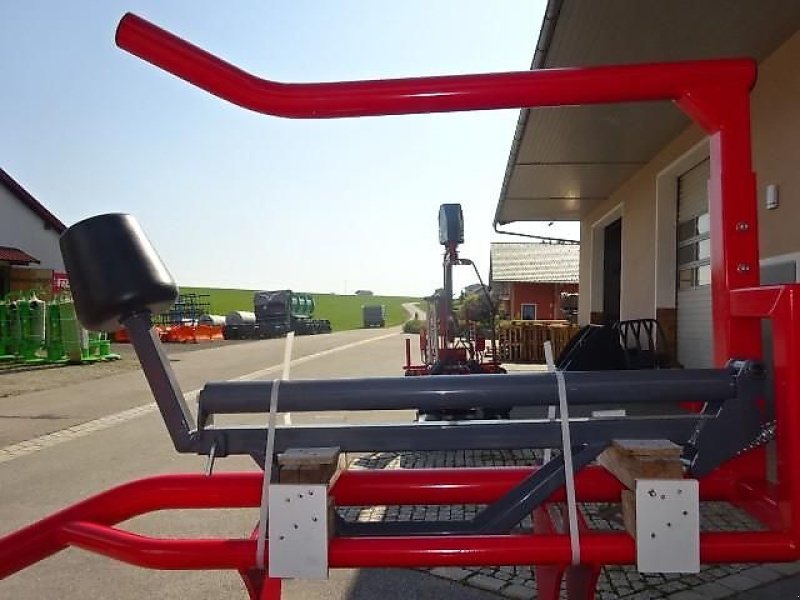 Ballenwickler des Typs Metal-Fach Z 577 Wickelgerät -Neue Version -  Sonderpreis -- mit Seitenlader- mit Ballenaufsteller, Neumaschine in Neureichenau (Bild 15)