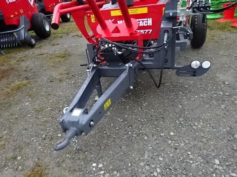 Ballenwickler des Typs Metal-Fach Z 577 Wickelgerät -Neue Version -  Sonderpreis -- mit Seitenlader- mit Ballenaufsteller, Neumaschine in Neureichenau (Bild 3)