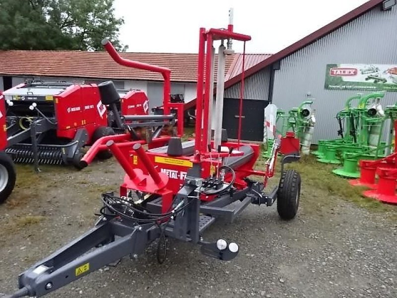 Ballenwickler des Typs Metal-Fach Z 577 Wickelgerät -Neue Version -  Sonderpreis -- mit Seitenlader- mit Ballenaufsteller, Neumaschine in Neureichenau (Bild 24)