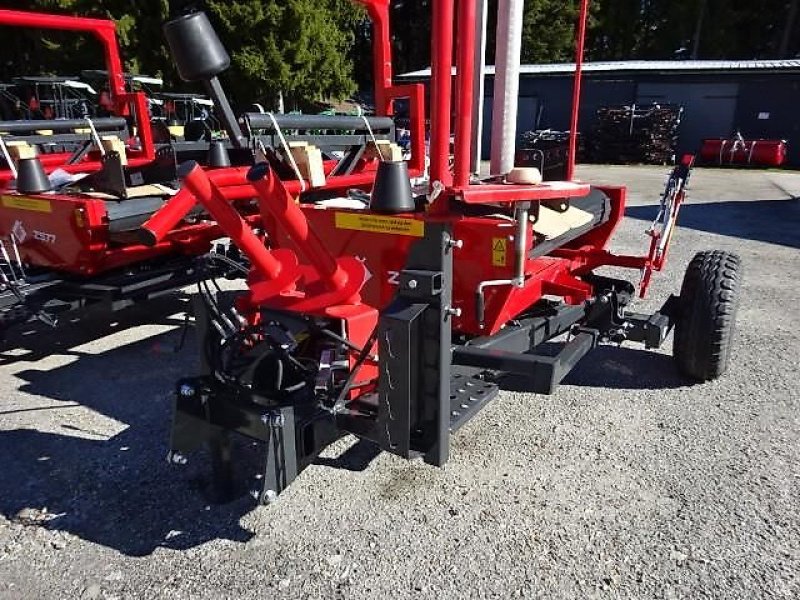 Ballenwickler des Typs Metal-Fach Z 577 Wickelgerät -Neue Version -  Sonderpreis -- mit Seitenlader- mit Ballenaufsteller, Neumaschine in Neureichenau (Bild 17)