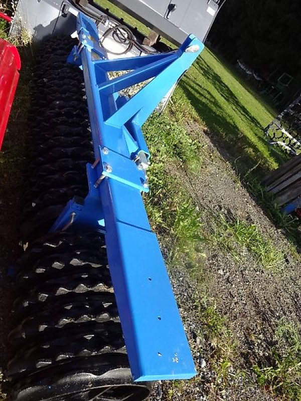 Packer & Walze des Typs M&H HL M 3 Meter Cambrigewalze- Sonderpreis, Neumaschine in Neureichenau (Bild 5)