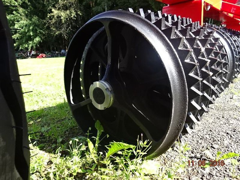 Packer & Walze des Typs M&H HL M 3 Meter Cambrigewalze- Sonderpreis, Neumaschine in Neureichenau (Bild 18)