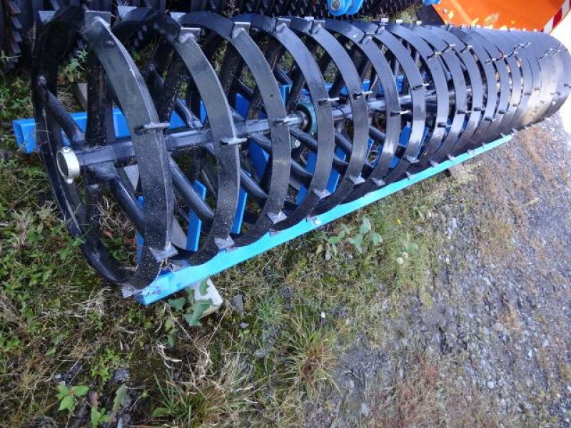 Packer & Walze des Typs Sonstige V Ring- Walze 3 Meter mit Mitnehmer, Neumaschine in Neureichenau (Bild 2)