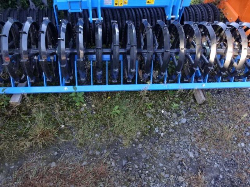 Packer & Walze des Typs Sonstige V Ring- Walze 3 Meter mit Mitnehmer, Neumaschine in Neureichenau (Bild 18)