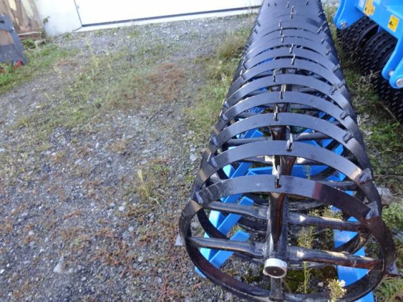 Packer & Walze des Typs Sonstige V Ring- Walze 3 Meter mit Mitnehmer, Neumaschine in Neureichenau (Bild 5)