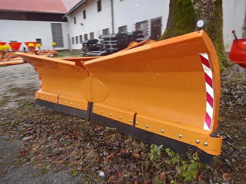 Schneepflug des Typs New Agro Vario M - 330 - Varioschneepflug, Neumaschine in Neureichenau (Bild 23)
