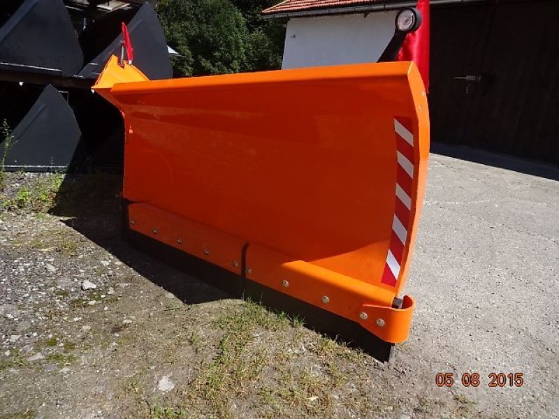 Schneepflug des Typs New Agro Vario M - 330 - Varioschneepflug, Neumaschine in Neureichenau (Bild 17)