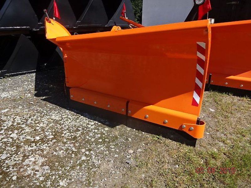 Schneepflug des Typs New Agro Vario M - 330 - Varioschneepflug, Neumaschine in Neureichenau (Bild 18)