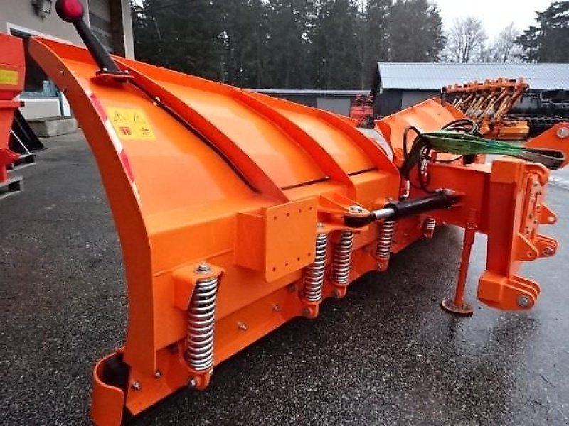 Schneepflug des Typs New Agro Vario M - 330 - Varioschneepflug, Neumaschine in Neureichenau (Bild 27)