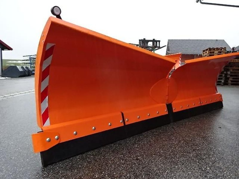 Schneepflug des Typs New Agro Vario M - 330 - Varioschneepflug, Neumaschine in Neureichenau (Bild 9)