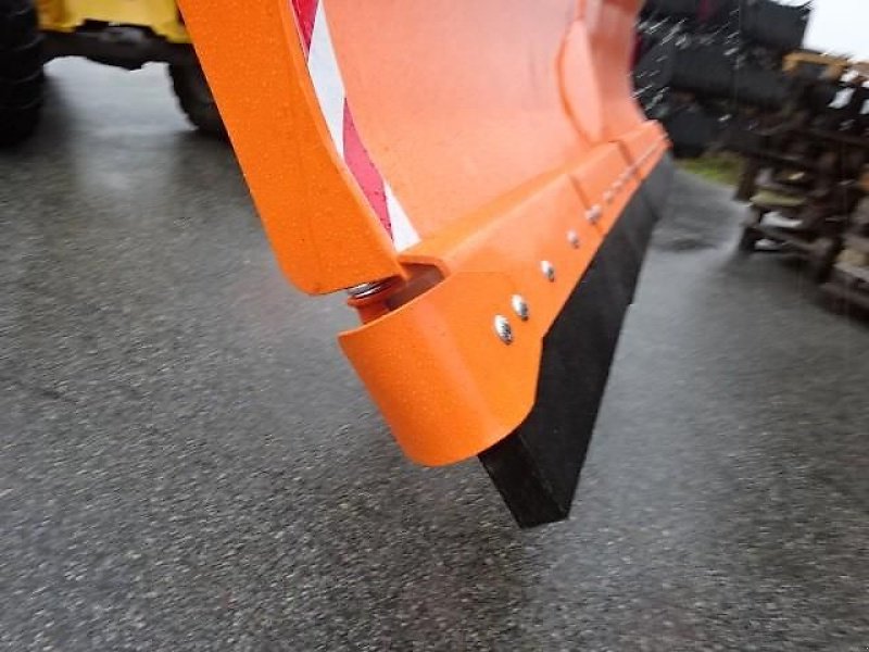 Schneepflug des Typs SVD Vario M 300- Varioschneepflug- Stabile Ausführung, Neumaschine in Neureichenau (Bild 24)
