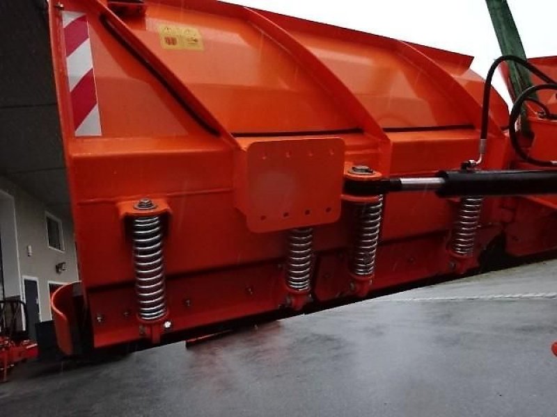 Schneepflug des Typs SVD Vario M 300- Varioschneepflug- Stabile Ausführung, Neumaschine in Neureichenau (Bild 22)