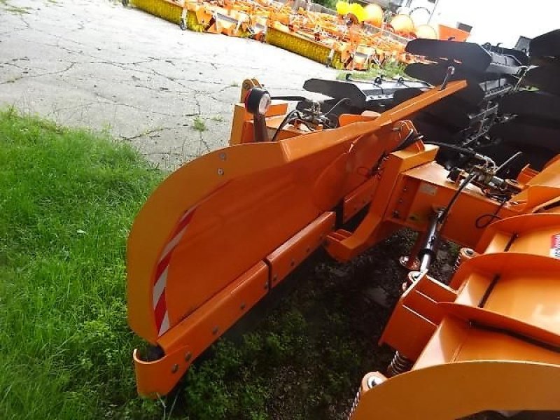 Schneepflug des Typs SVD Vario M 300- Varioschneepflug- Stabile Ausführung, Neumaschine in Neureichenau (Bild 15)