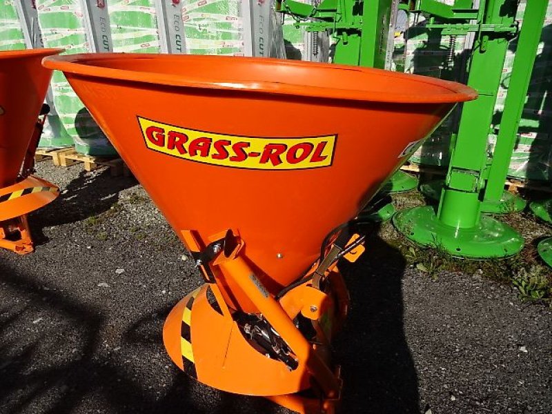 Schneepflug des Typs Bellon Mit 056-1 / 056 2- Salzstreuer m . hydrl. Schieber- Neu - mit Abdeckplane- Trichterstreuer - mit 200 Liter - 300 Liter - 400 Liter oder 600 Liter Inhalt, Neumaschine in Neureichenau (Bild 12)