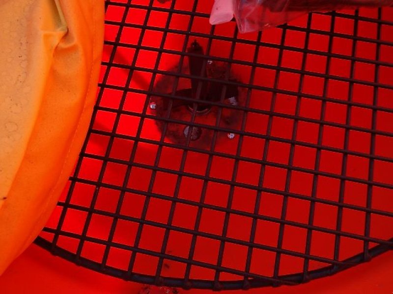 Schneepflug des Typs Bellon Mit 056-1 / 056 2- Salzstreuer m . hydrl. Schieber- Neu - mit Abdeckplane- Trichterstreuer - mit 200 Liter - 300 Liter - 400 Liter oder 600 Liter Inhalt, Neumaschine in Neureichenau (Bild 17)