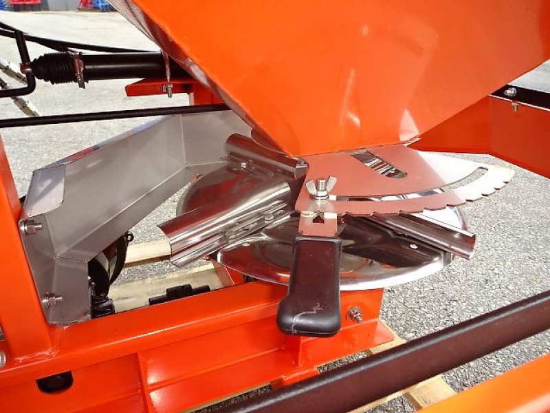 Schneepflug des Typs Rol-Ex NEUE- N0 56/  3- Salzstreuer -  600 und  Liter  1000 möglich, Neumaschine in Neureichenau (Bild 3)