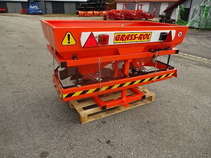 Schneepflug des Typs Rol-Ex NEUE- N0 56/  3- Salzstreuer -  600 und  Liter  1000 möglich, Neumaschine in Neureichenau (Bild 26)