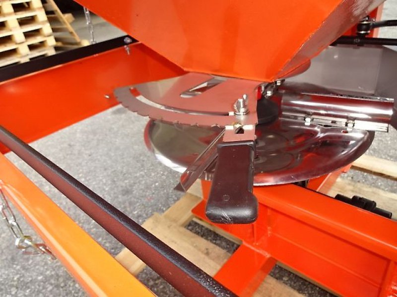 Schneepflug des Typs Rol-Ex NEUE- N0 56/  3- Salzstreuer -  600 und  Liter  1000 möglich, Neumaschine in Neureichenau (Bild 2)