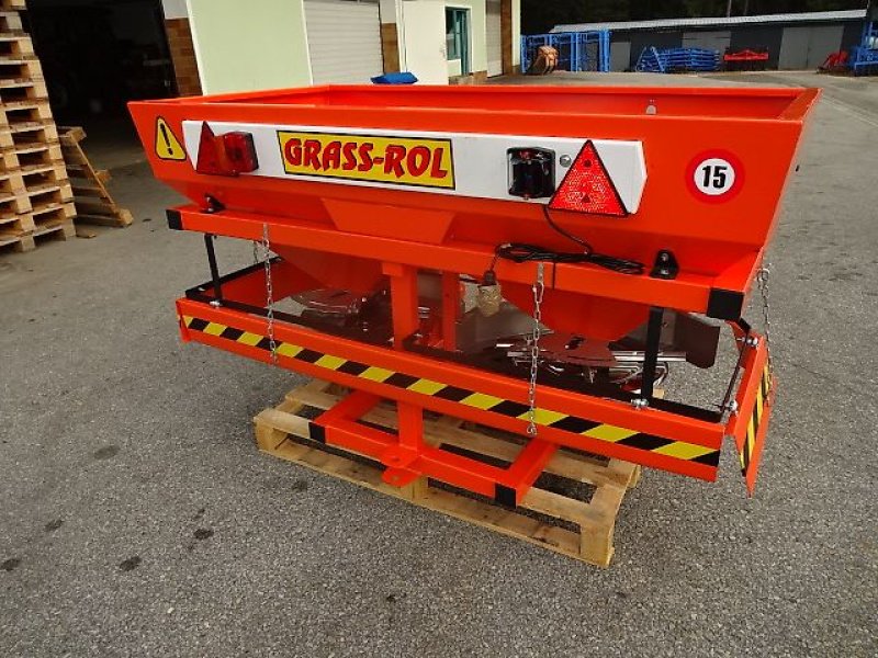 Schneepflug des Typs Rol-Ex NEUE- N0 56/  3- Salzstreuer -  600 und  Liter  1000 möglich, Neumaschine in Neureichenau (Bild 1)