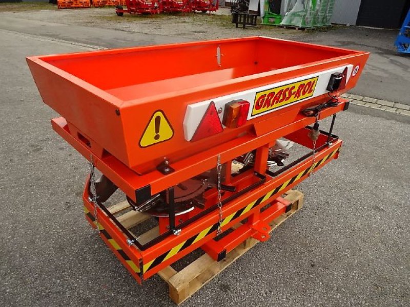 Schneepflug des Typs Rol-Ex NEUE- N0 56/  3- Salzstreuer -  600 und  Liter  1000 möglich, Neumaschine in Neureichenau (Bild 21)