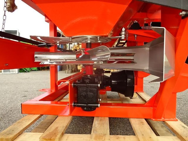 Schneepflug des Typs Rol-Ex NEUE- N0 56/  3- Salzstreuer -  600 und  Liter  1000 möglich, Neumaschine in Neureichenau (Bild 7)