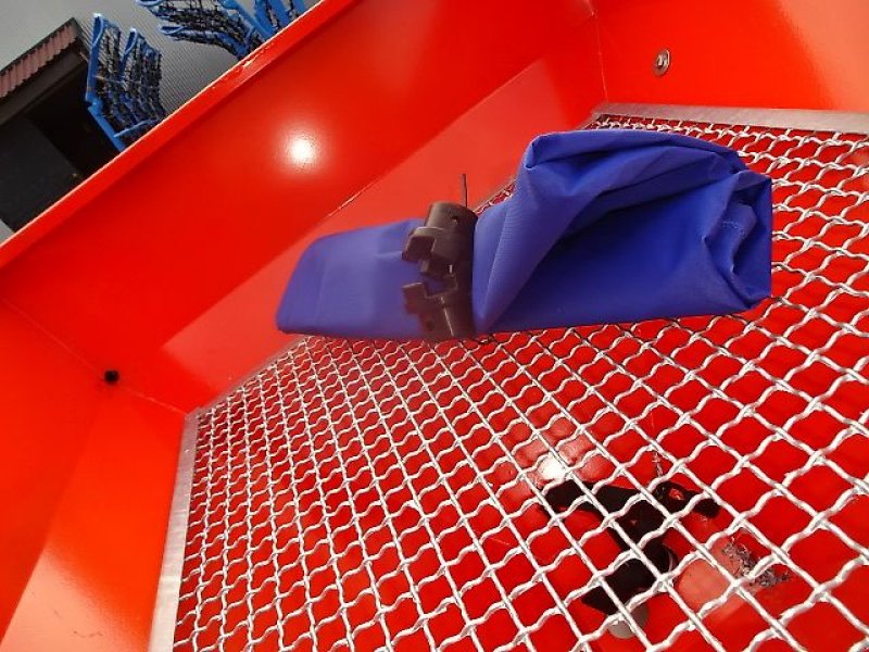 Schneepflug des Typs Rol-Ex NEUE- N0 56/  3- Salzstreuer -  600 und  Liter  1000 möglich, Neumaschine in Neureichenau (Bild 19)