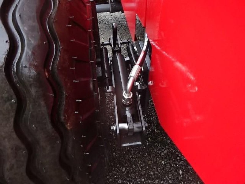 Rundballenpresse des Typs Metal-Fach Z 562 RN - Presse m Rotor- Messer- Zentralschmierung. mit Bremse- Top Preis, Neumaschine in Neureichenau (Bild 12)