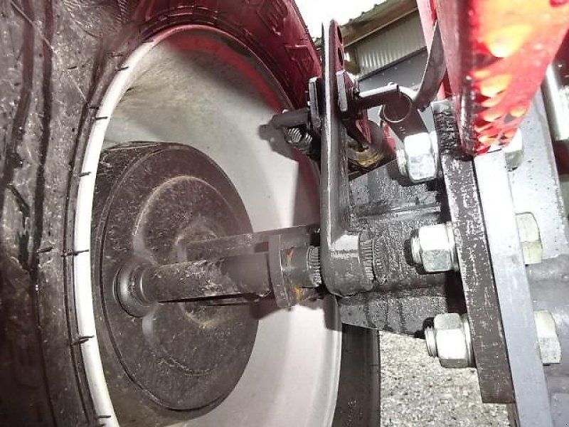 Rundballenpresse des Typs Metal-Fach Z 562 RN - Presse m Rotor- Messer- Zentralschmierung. mit Bremse- Top Preis, Neumaschine in Neureichenau (Bild 15)