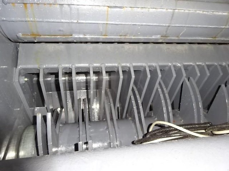 Rundballenpresse des Typs Metal-Fach Z 562 RN - Presse m Rotor- Messer- Zentralschmierung. mit Bremse- Top Preis, Neumaschine in Neureichenau (Bild 17)