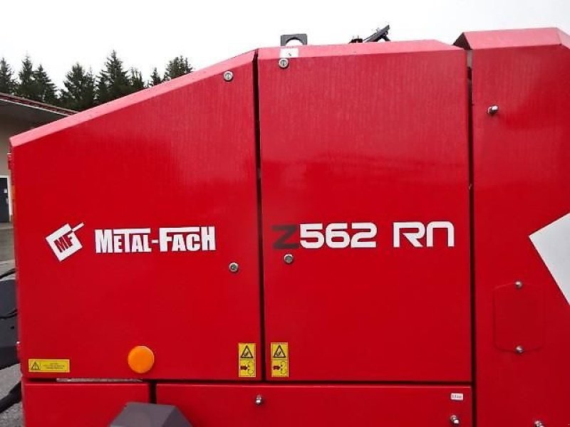 Rundballenpresse des Typs Metal-Fach Z 562 RN - Presse m Rotor- Messer- Zentralschmierung. mit Bremse- Top Preis, Neumaschine in Neureichenau (Bild 9)