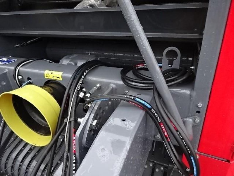 Rundballenpresse des Typs Metal-Fach Z 562 RN - Presse m Rotor- Messer- Zentralschmierung. mit Bremse- Top Preis, Neumaschine in Neureichenau (Bild 21)