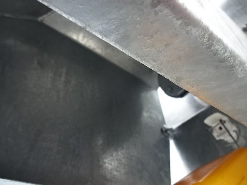 Wasserfass des Typs S&F 2000 Liter Wassertank mit Fahrgestell, Neumaschine in Neureichenau (Bild 10)